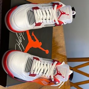Air Jordan 4 Retro